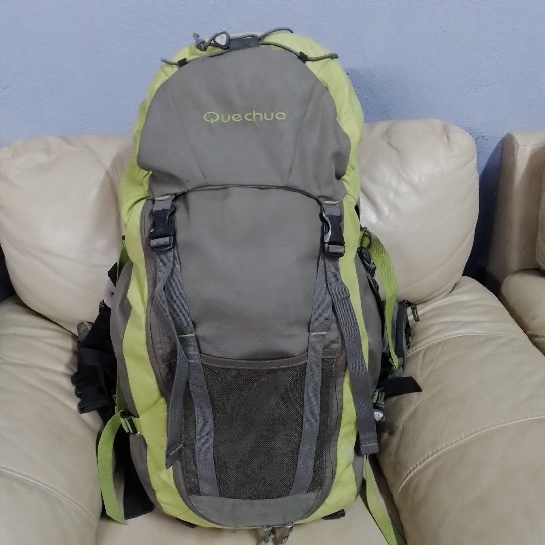 Original quechua 60L, Men's Fashion, Bags, Backpacks on Carousell