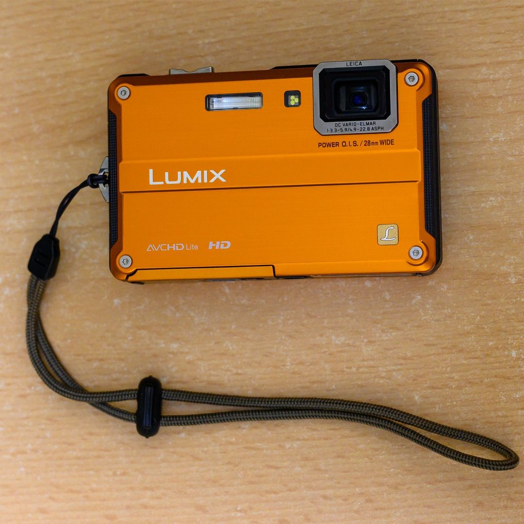 Panasonic Lumix DMC-FT2 Shockproof 14MP Camera (日本語UI only