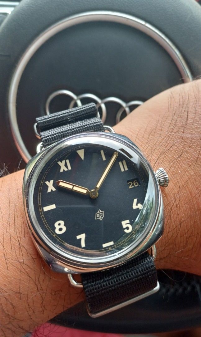 Panerai Pam 424 P series. Watch only Luxury Watches on Carousell