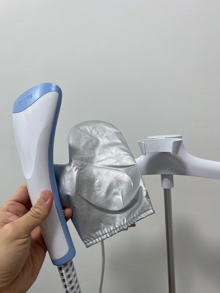 Philips easy Dewrinkling everyday iron, TV & Home Appliances, Irons