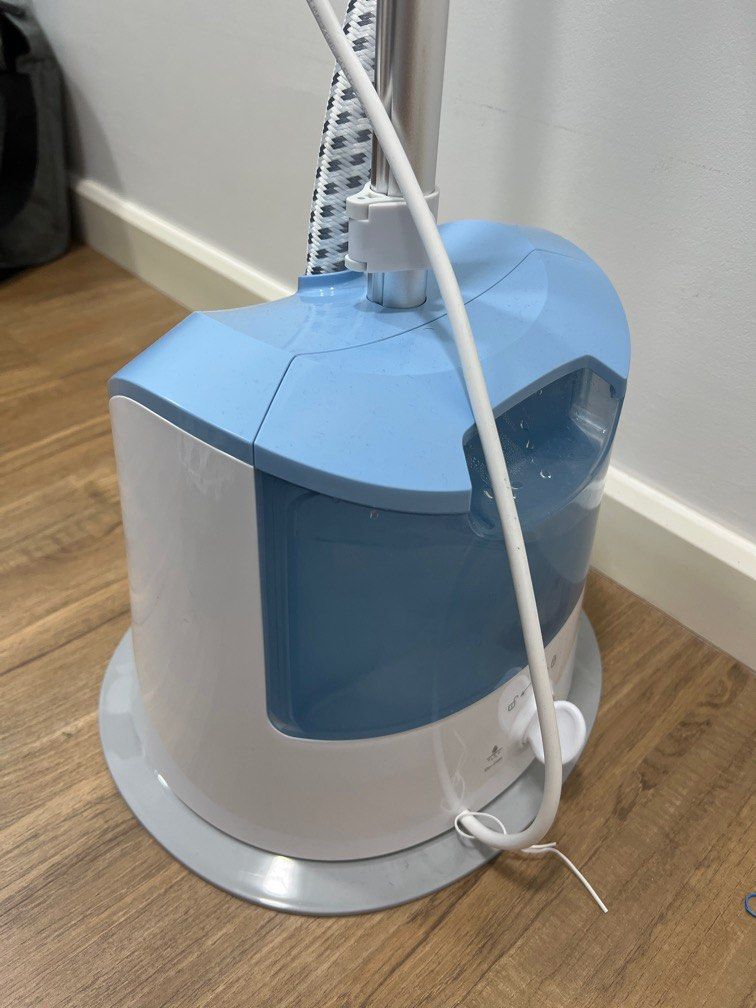 Philips easy Dewrinkling everyday iron, TV & Home Appliances, Irons