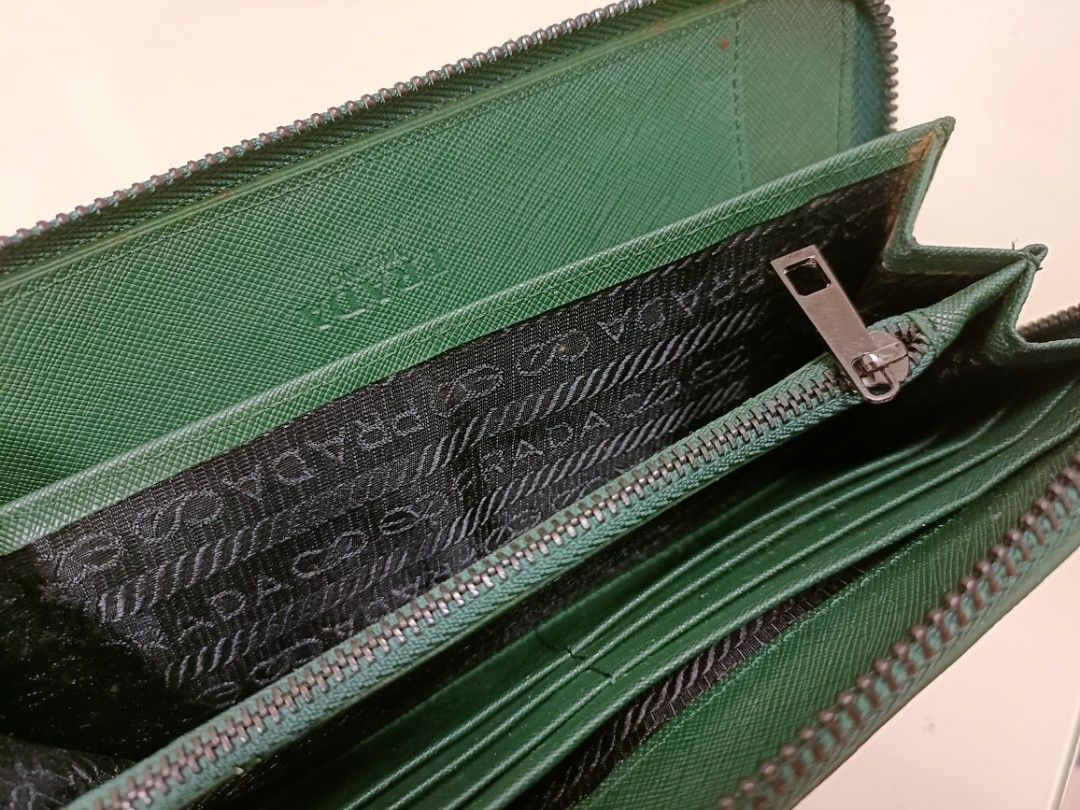 Saffiano leather mini bag Prada Green in Leather - 40402563