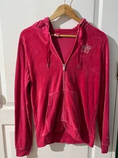 (Category: ) located in . Submitted by kiksy.closet (Listing ID 1245336677, Image 1). Description: .