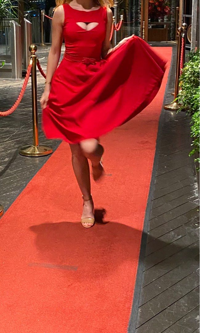 Red retro dress 2025