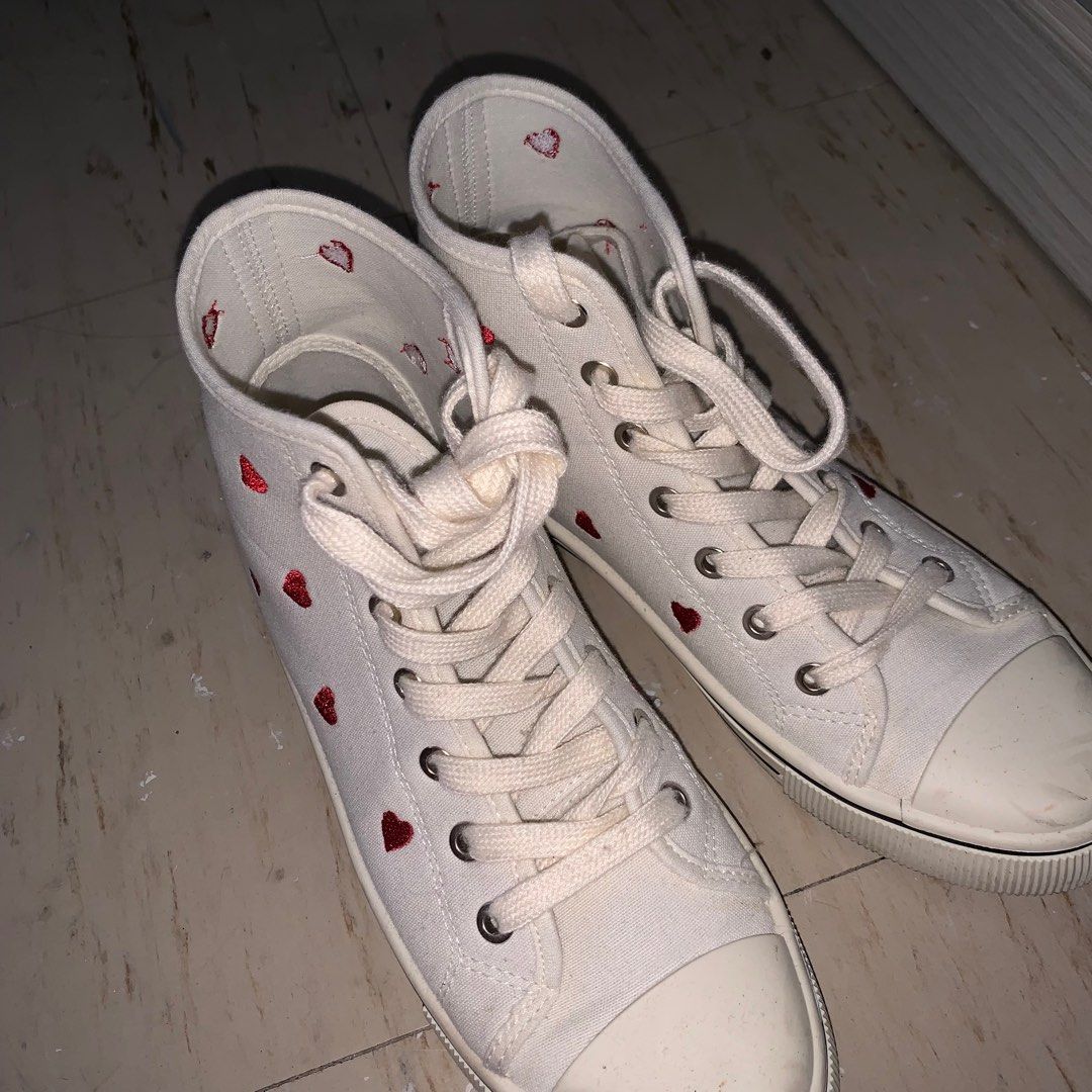 Sneakers with hearts on them hot sale