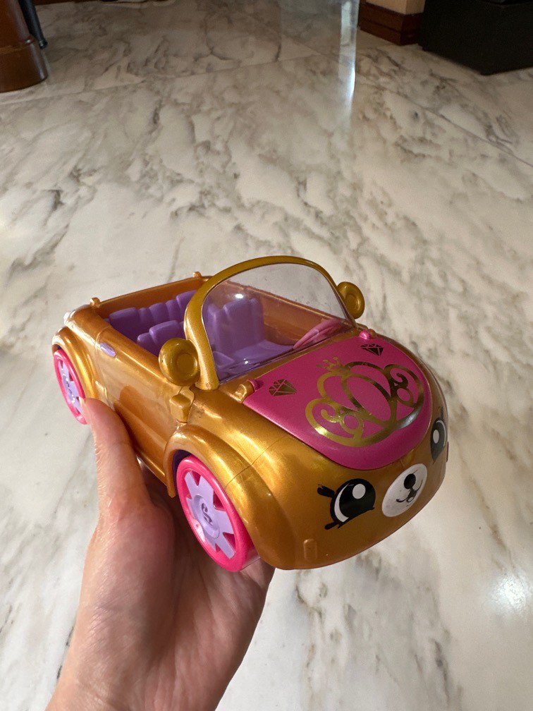 Shopkins Happy Places Royal Trends Royal Convertible Vehicle Playset