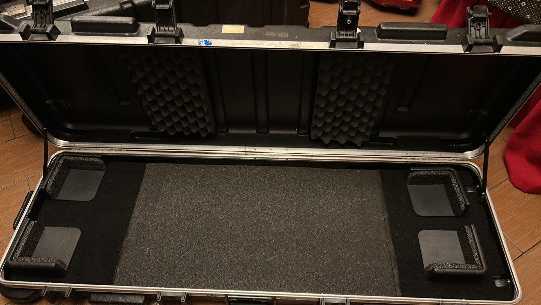 SKB Keyboard Hardcase For 76Key, Hobbies & Toys, Music & Media, Music