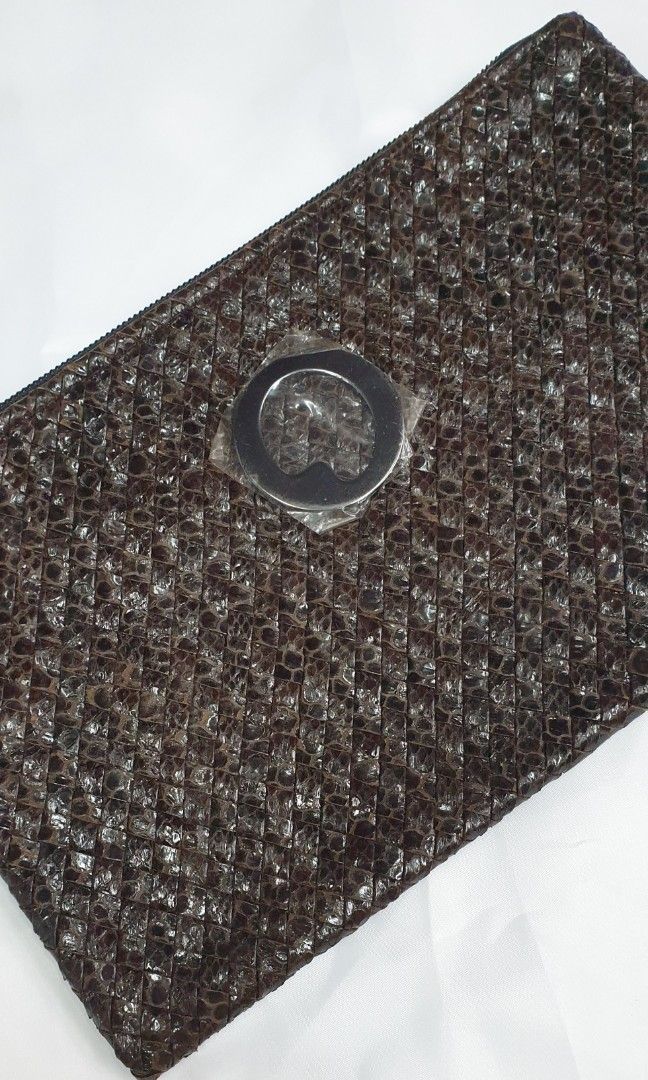 Snakeskin brown envelop purse (Category: Luxury Bags & Wallets) located in Quezon City. Submitted by ilovenystuff (Listing ID 1245366707, Image 3). Description: Snakeskin woven choco brown envelop purse.