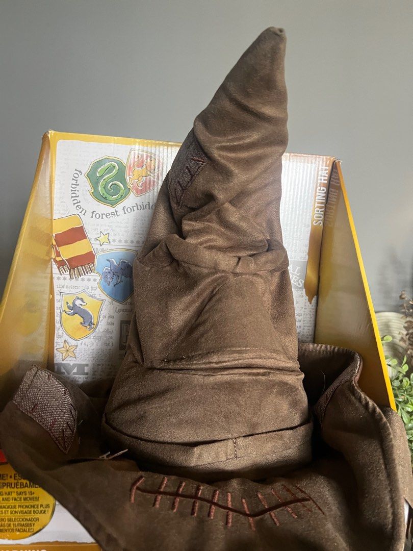 Sorting hat Hogwarts, Hobbies & Toys, Memorabilia & Collectibles, Vintage Collectibles on Carousell