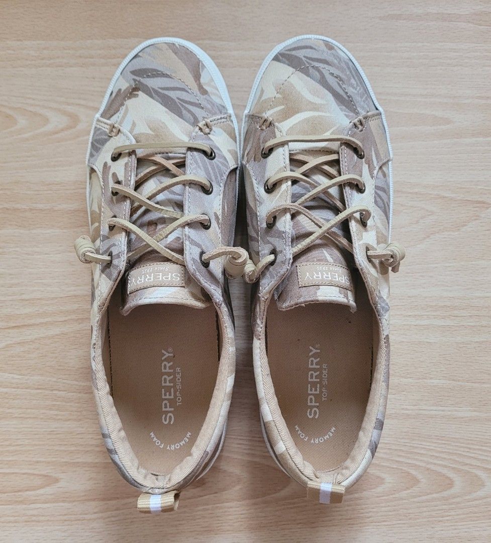 Tan outlet sperry sneakers