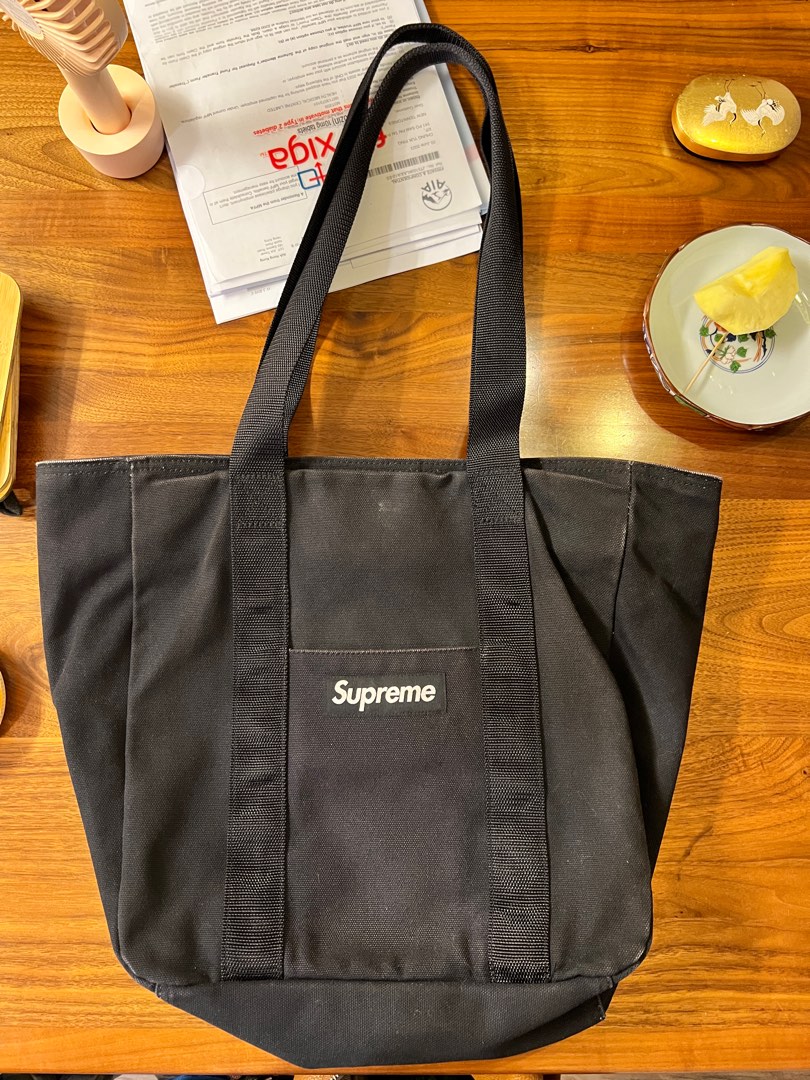 Supreme Tote Bag, 男裝, 袋, 腰袋、手提袋、小袋- Carousell