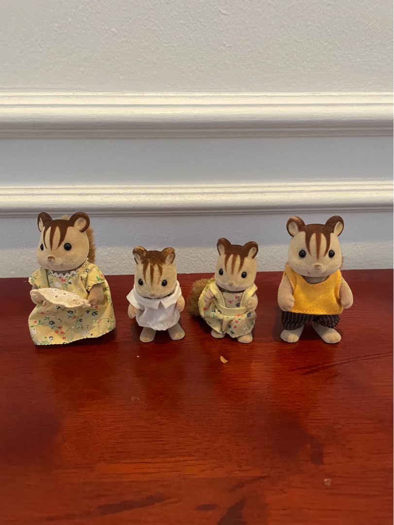 Sylvanian Families Walnut Squirrel Family, Hobbies & Toys, Toys & Games