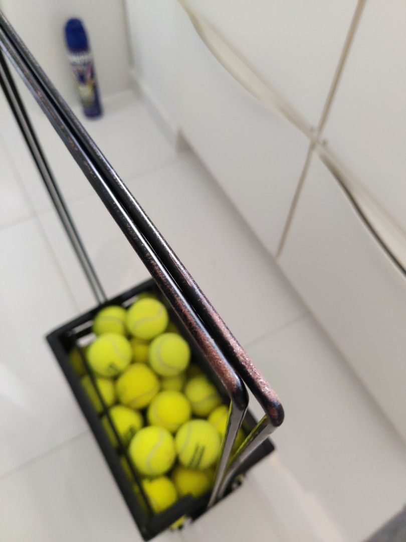 Tennis Ball Basket with Balls, Sports Equipment, Sports & Games, Racket