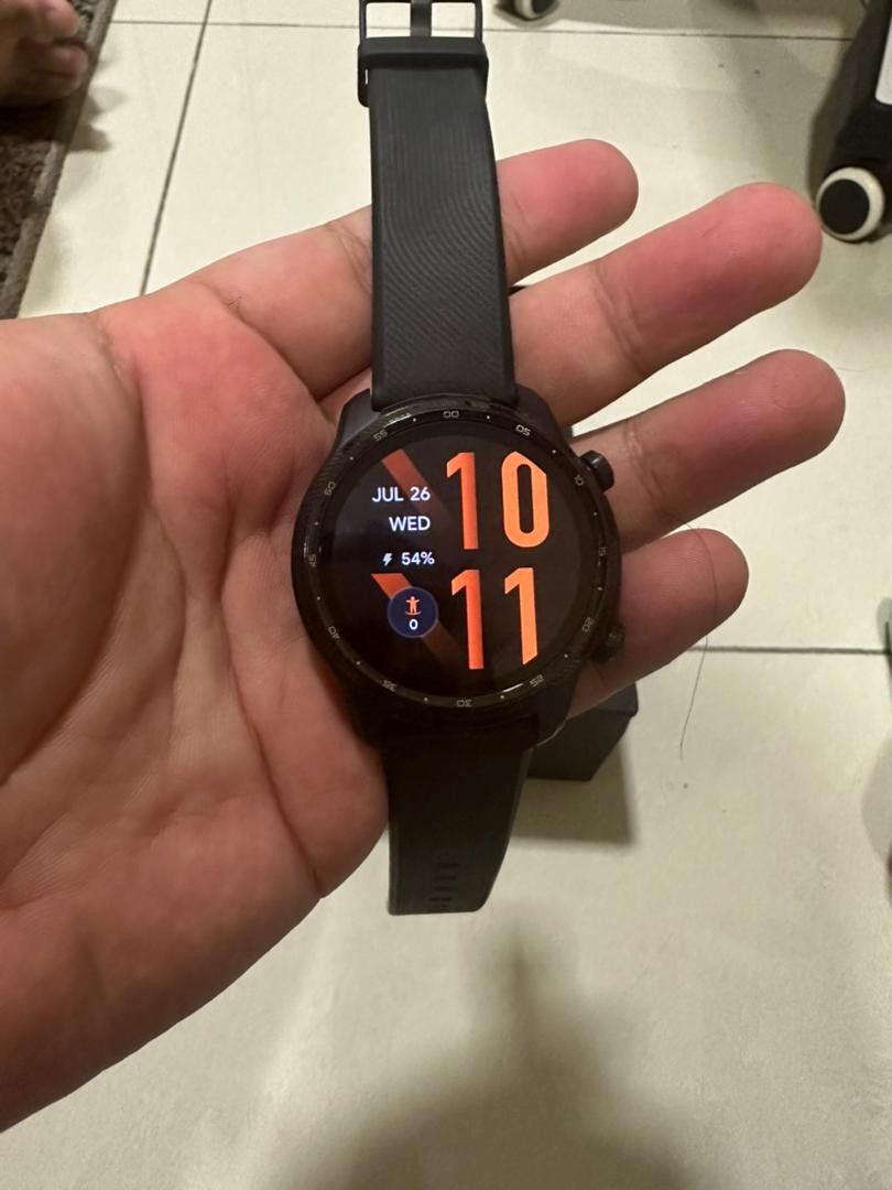 Ticwatch Pro Ultra GPS, Men's Fashion, Watches  Accessories, Watches on  Carousell