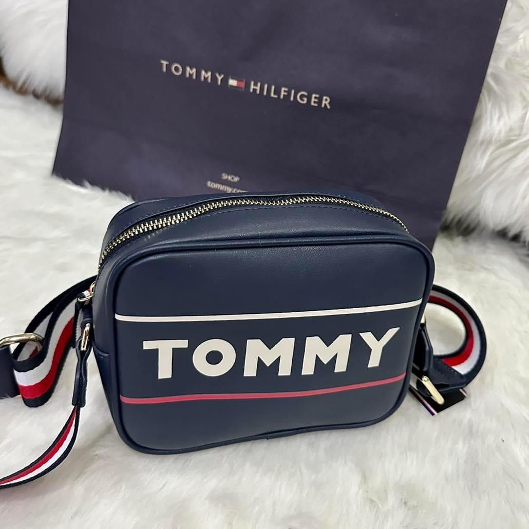 Tommy hilfiger camera bag on Carousell
