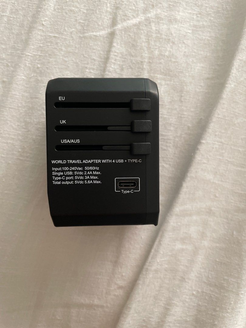 Ultimate Travel Charger 4 USB Ports + 1 USB C and Fuse, Mobile Phones