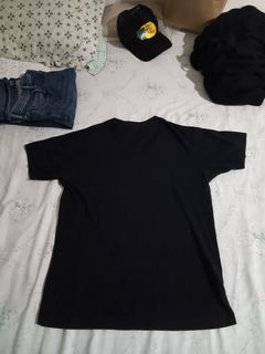 Uniqlo T shirt V neck