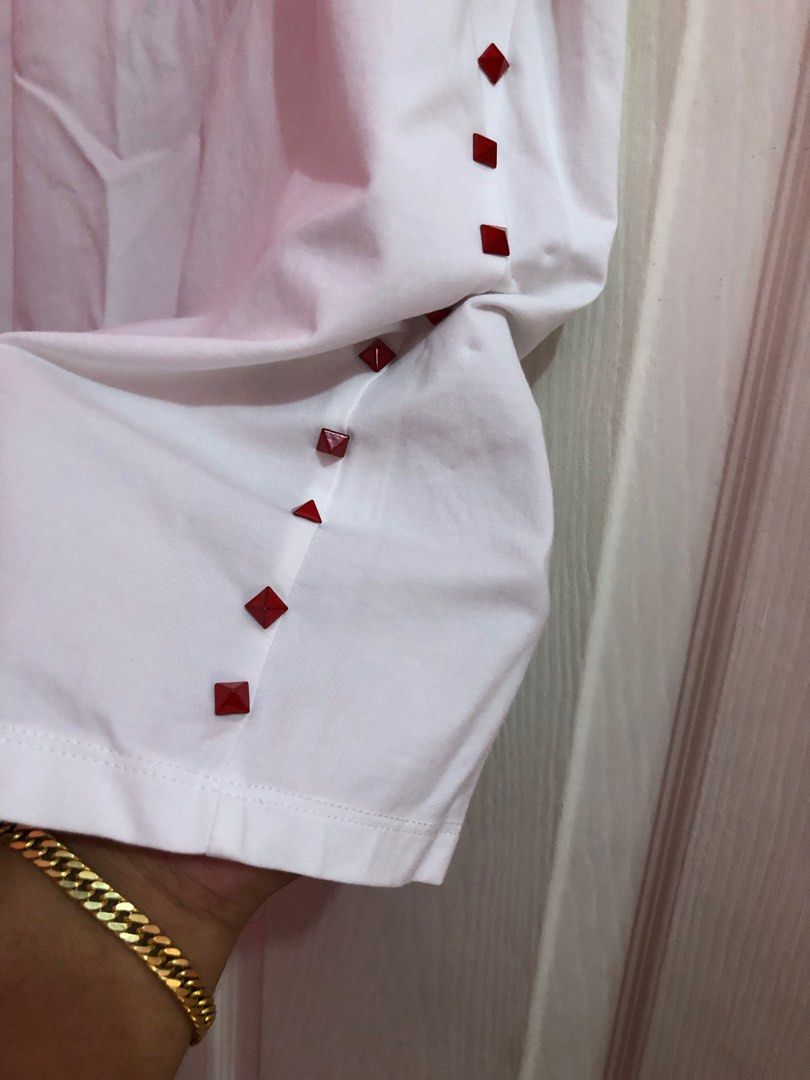 Valentino be my vltn valentine shirt medium 18x23.5 as new Luxury Apparel on Carousell