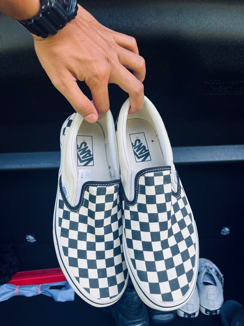 Blue checkerboard vans deals on feet