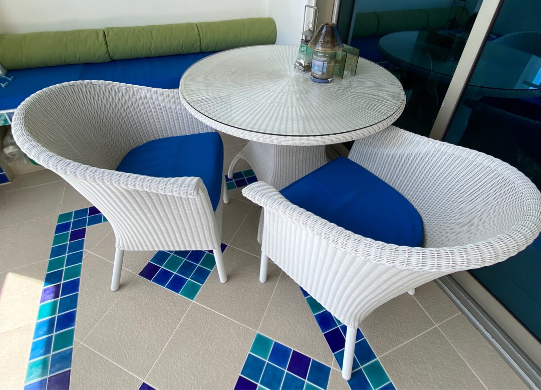 Wicker style weatherproof table and matching chairs, Furniture & Home