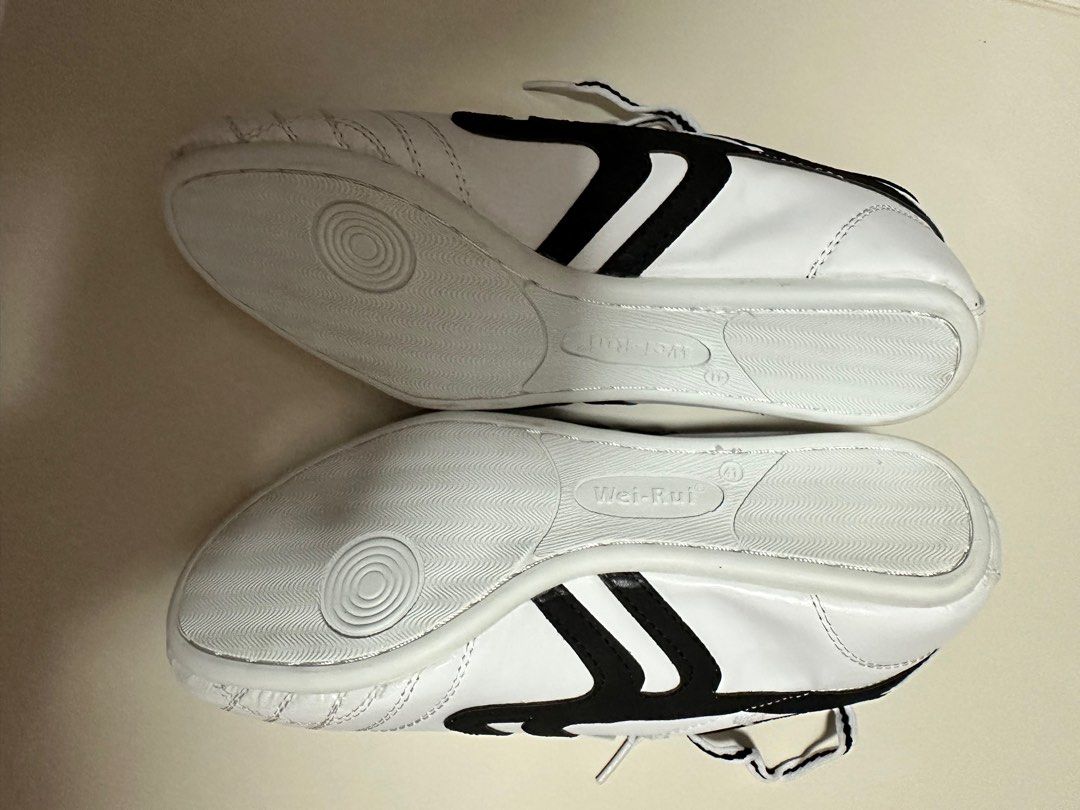 Mens adidas taekwondo discount trainers
