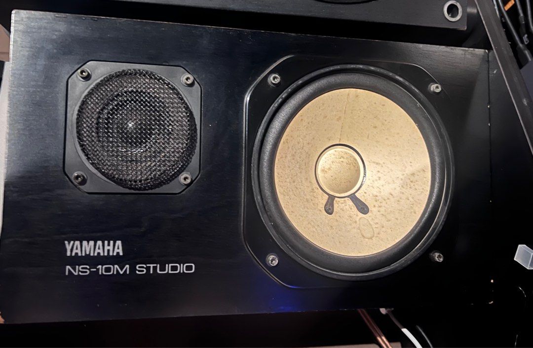 YAMAHA NS10 M studio monitor and YAMAHA a100a amplifier Audio