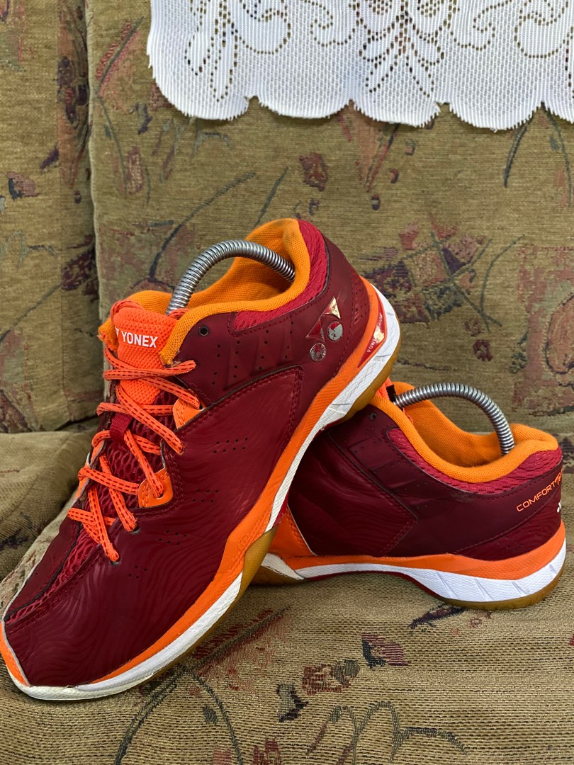 Yonex comfort tour sale