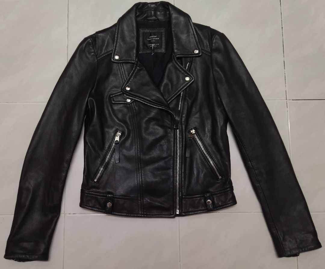 Zara reversible black jacket with hood | Black jacket, Hooded jacket,  Jackets