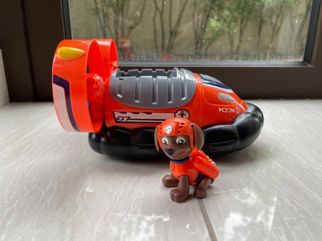 Paw patrol hotsell zuma deluxe hovercraft