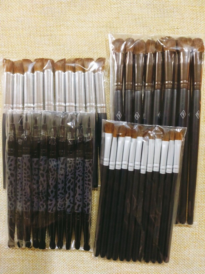 40pcs Eye Make Up Brushes (Wholesale)for Eyeshadow (Category: Makeup) located in Quezon City. Submitted by floreskari78555 (Listing ID 1245444137, Image 1). Description: 40pcs Eye Make Up Brushes (Wholesale) for Eyeshadow 850php!!!!!wholesale price Set 1 CY Meduim Eyeshadow 10pcs Small Eyeshadow Brush 10pcs Dual Ended Eyeshadow Smudger and Liner Brush 10pcs Angled Nose Contour 10pcs Set 2 Jimmy Lee Angled Brush 10pcs Jimmy Lee Eyeshadow Brush 10p
