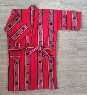 傳統服飾，紅色 披風 + 罩衫 一套，適合小女孩