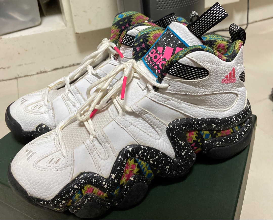Adidas basketball shoes, 女裝, 鞋, 波鞋 Carousell