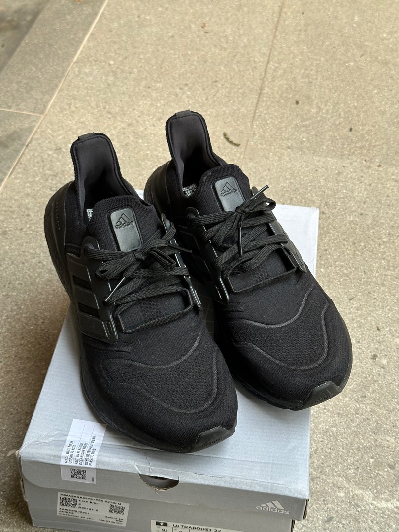 Adidas Ultraboost 22 - Size 43 1/3 - Triple Black, Olah Raga, Baju Olahraga  di Carousell