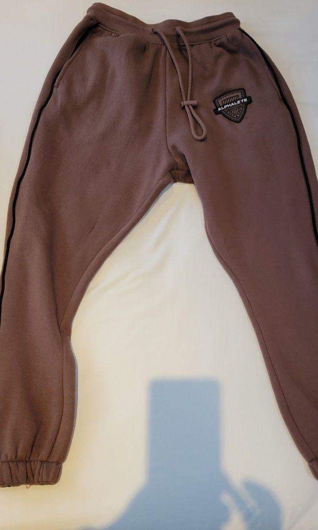 Alphalete varsity hotsell joggers