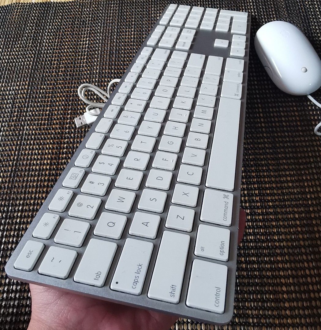 Apple Magic Mouse dan Magic Keyboard [PAKET], Elektronik, Lainnya di ...