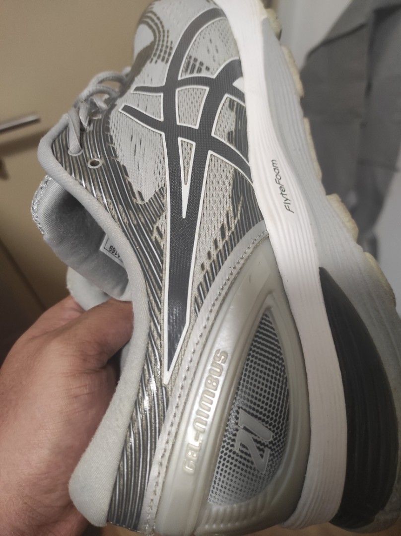 Asics nimbus on sale 21 size 13