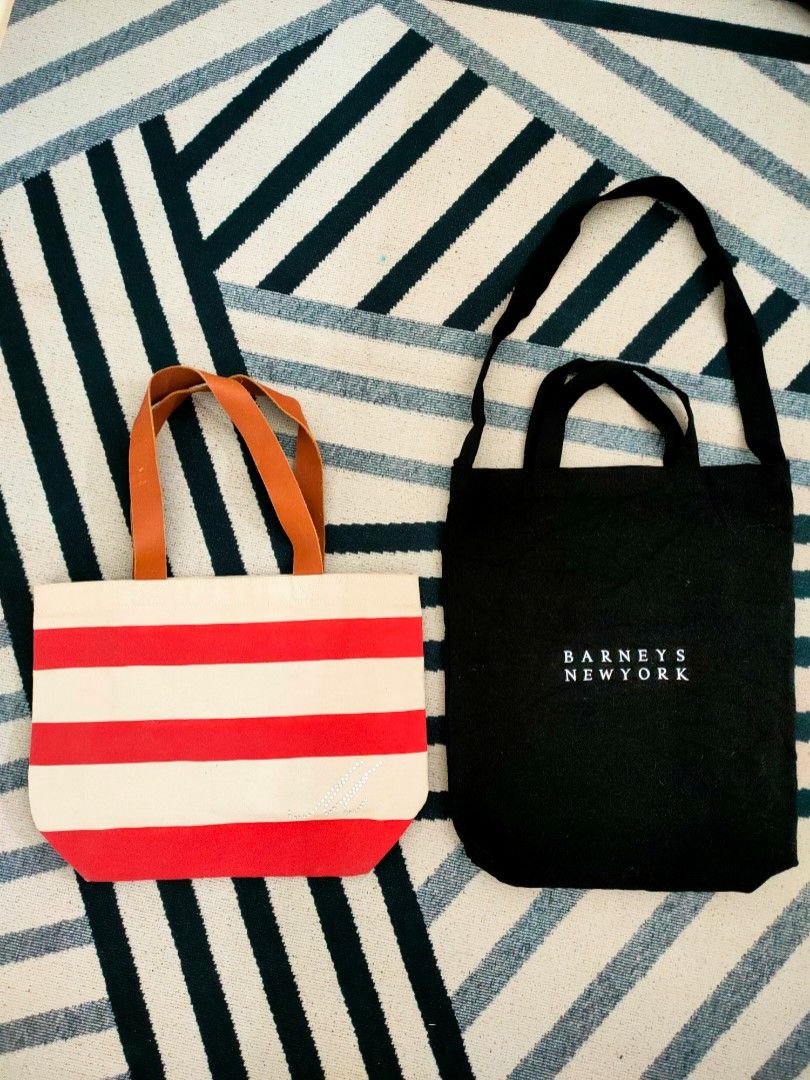 Barneys tote shop