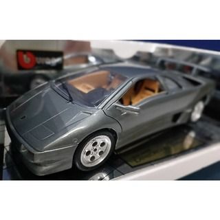 Burago 1/24 - Lamborghini Diablo V12 1990 Red Diecast Scale Model Car