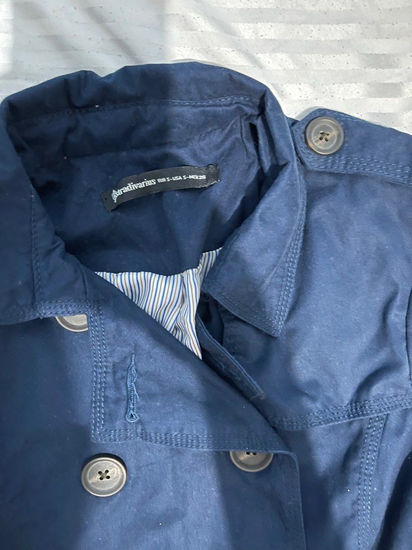 Stradivarius Blue Coat for Women (Category: Coats, Jackets and Outerwear) located in Las Pinas. Submitted by deyleedeclutters (Listing ID 1245568017, Image 3). Description: ✨fits small to medium ✨with 1 broken button - see photo.