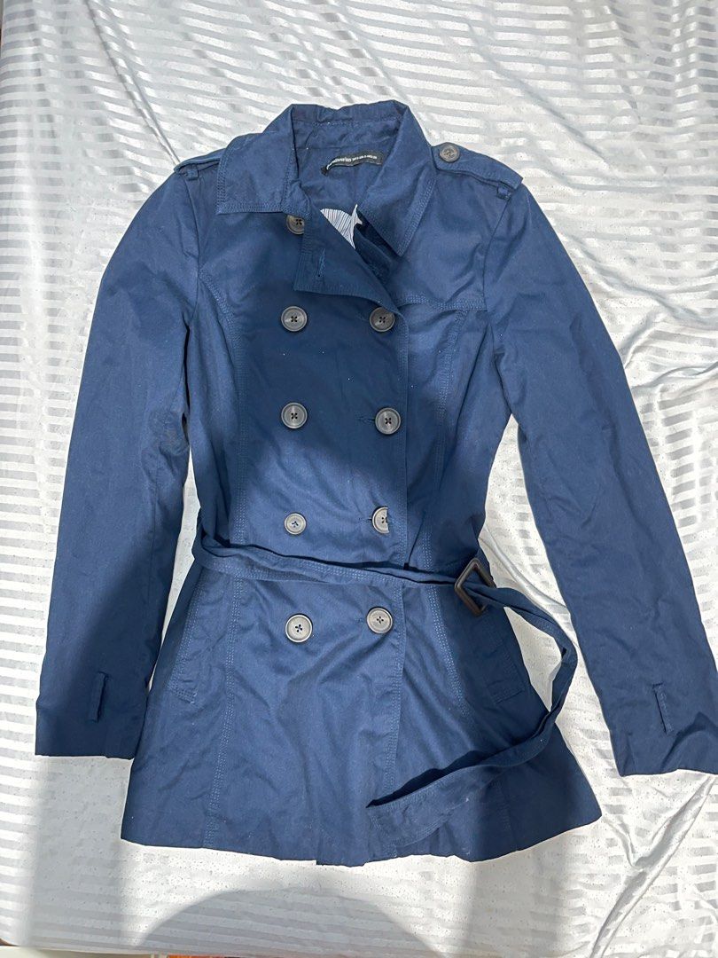 Stradivarius Blue Coat for Women (Category: Coats, Jackets and Outerwear) located in Las Pinas. Submitted by deyleedeclutters (Listing ID 1245568017, Image 2). Description: ✨fits small to medium ✨with 1 broken button - see photo.