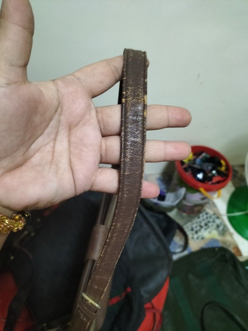 burberry (Category: Luxury Bags & Wallets) located in Santiago. Submitted by UkayLuxxSelector (Listing ID 1245566120, Image 3). Description: ukay source orig.