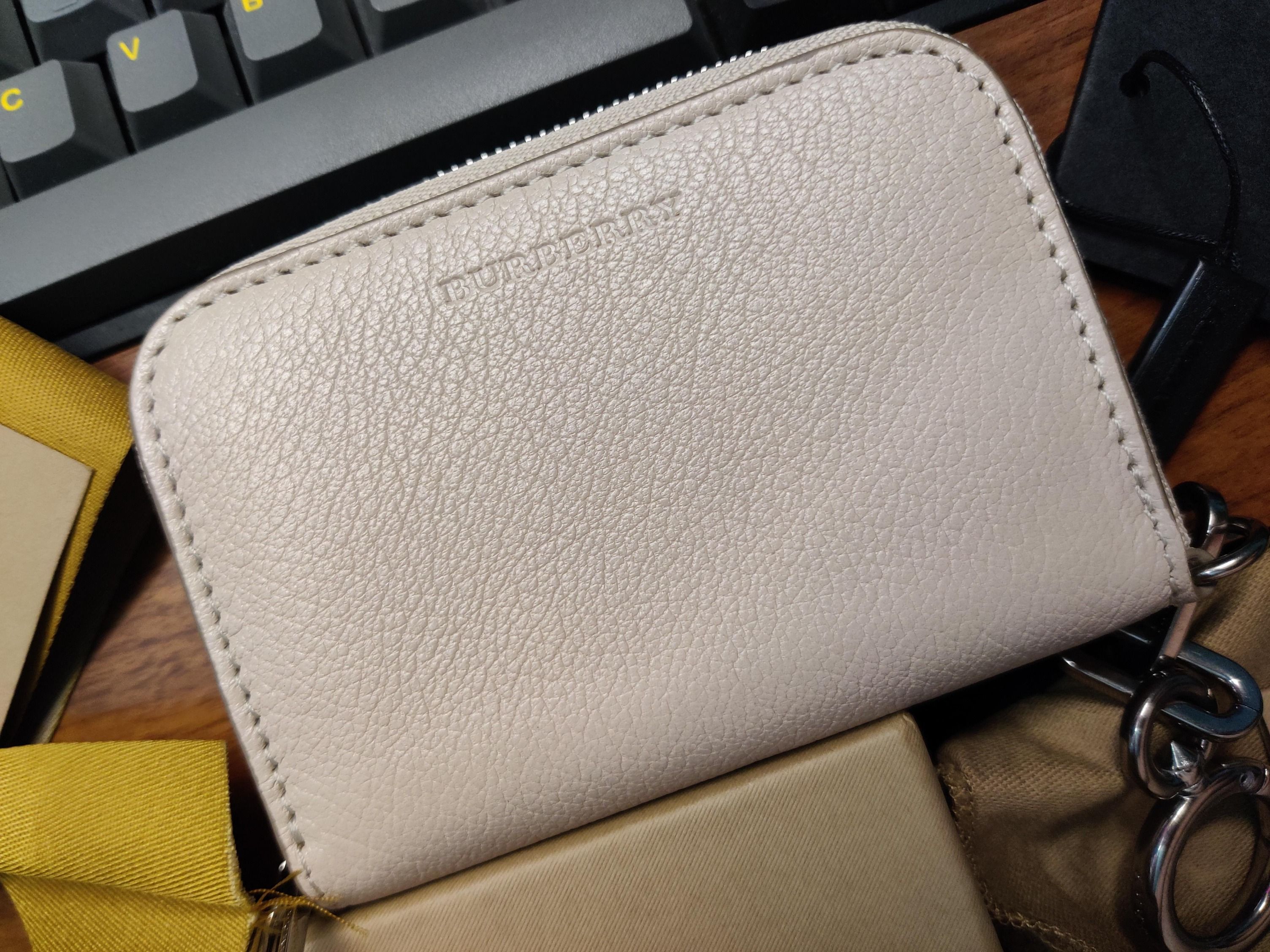 Burberry link detail leather ziparound wallet online