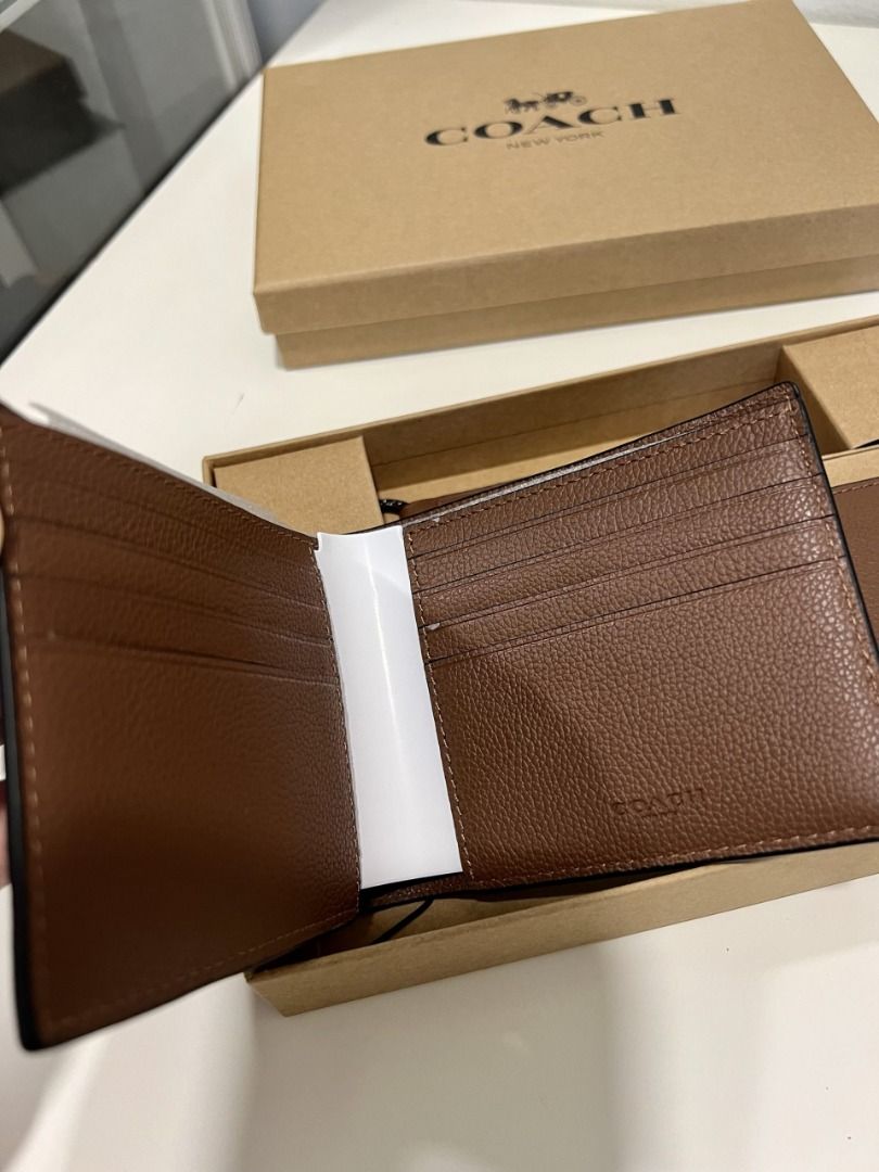 Coach boxed compact id wallet hotsell with trigger snap key fob