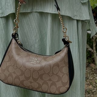 (Category: ) located in . Submitted by innpreloved99 (Listing ID 1245553917, Image 1). Description: .