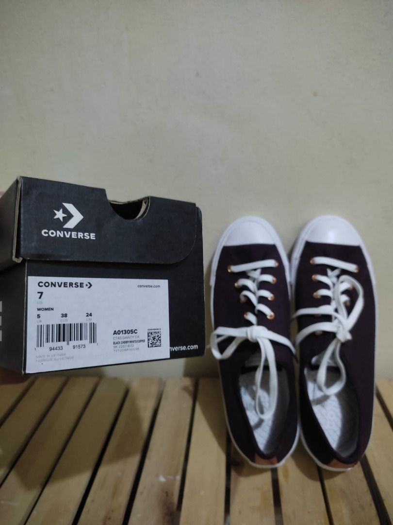 Converse dainty top black cherry
