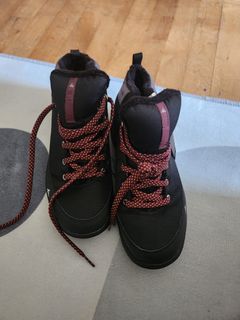 Decathlon Brand new snow sneaker  全新雪鞋