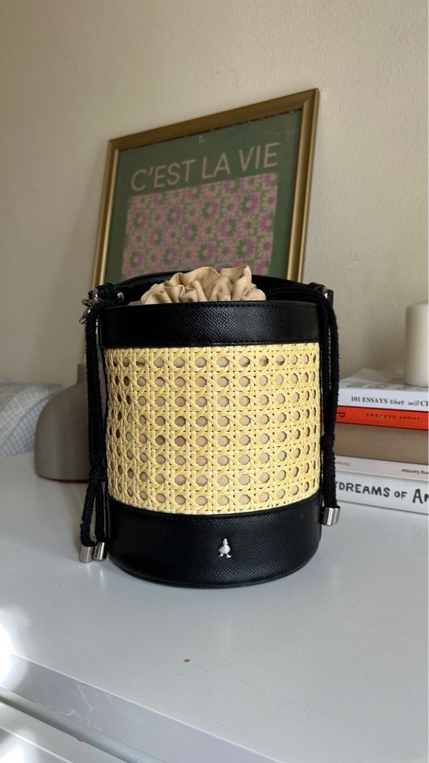 dUCk rattan bucket bag