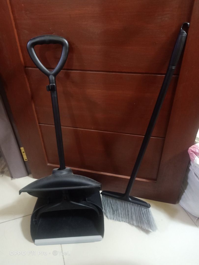 DUST PAN SET on Carousell