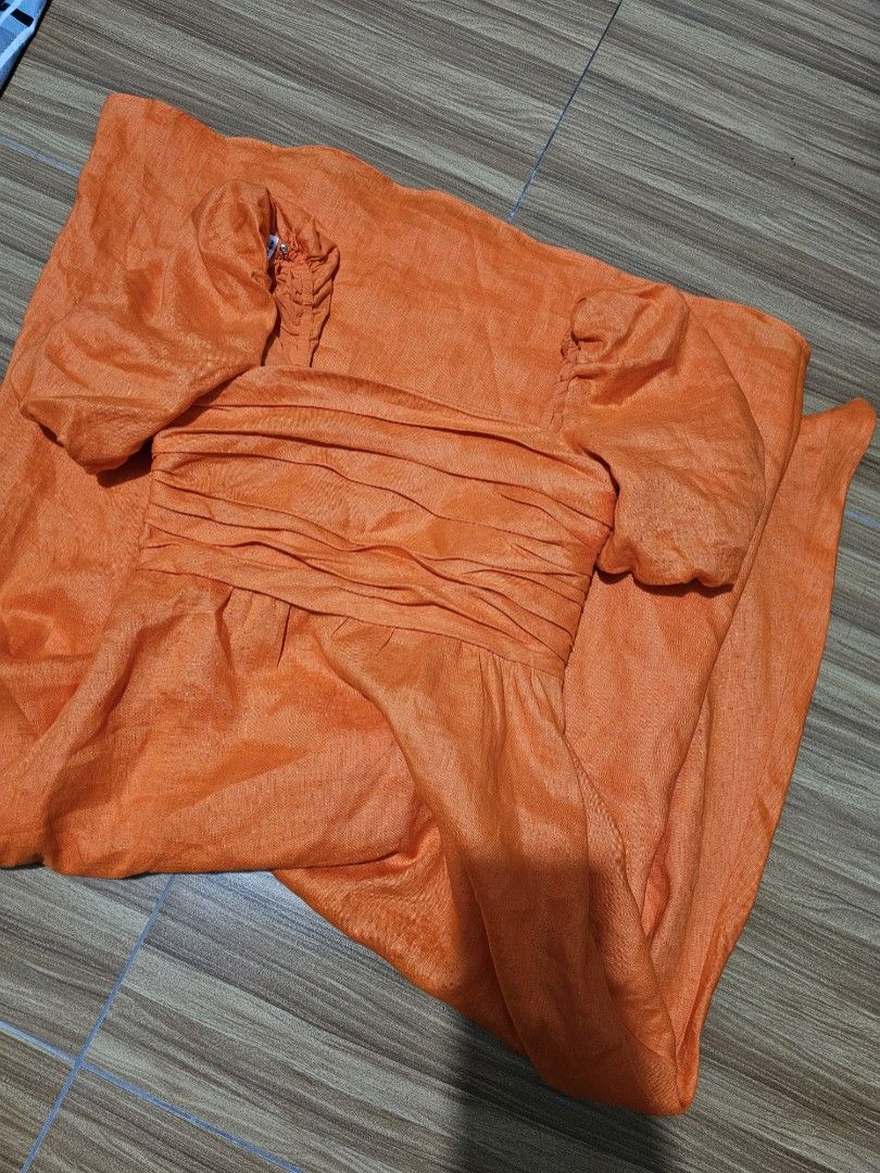 Ever New Dream Ruched-Bodice Dress (Category: Dresses) located in Cavite. Submitted by fkenobi (Listing ID 1245504214, Image 2). Description: worn once bought in Forever New, Au original price: Au$160.