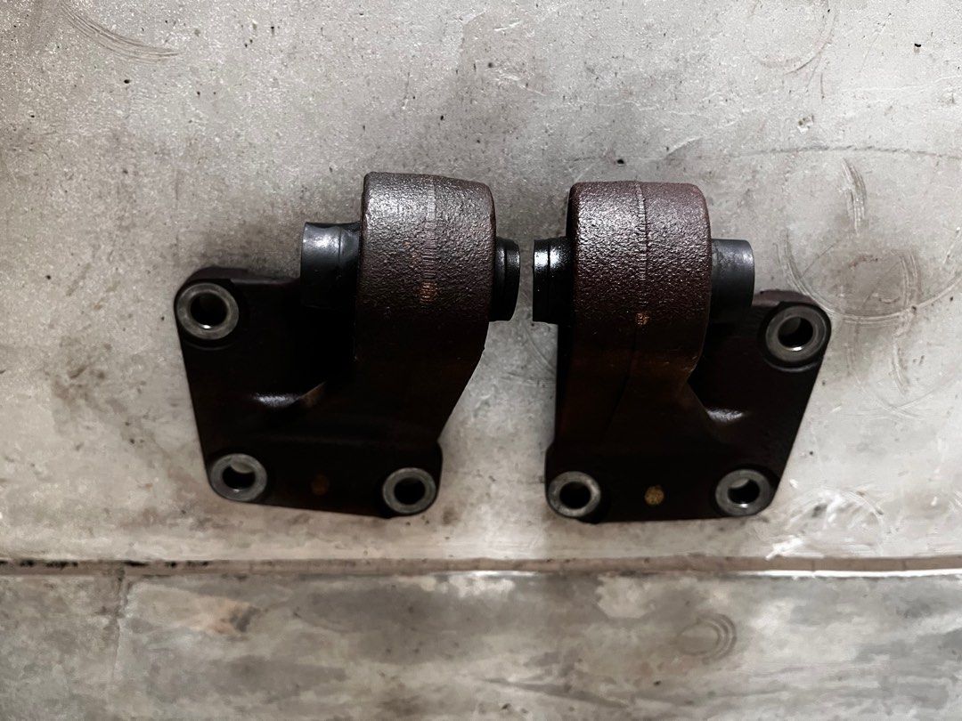 Evo 9 Rear Diff Brackets, Car Accessories, Accessories on Carousell